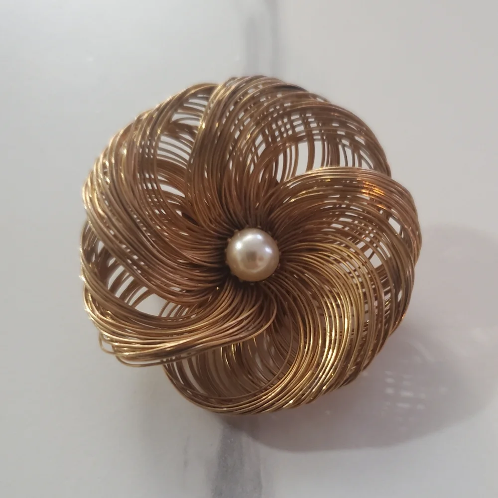 Vintage Wire Spiral Flower Brooch